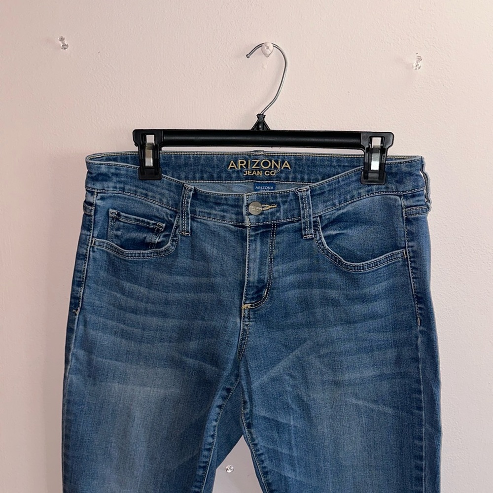 Arizona Jean Company Junior’s size 9 blue jeans